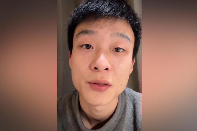 毅玲爸爸开播获1.2亿赞，拒绝300万捐助，为病友家庭撑伞