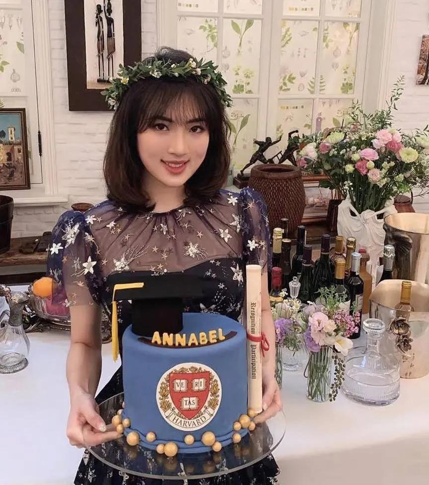 生下二胎，她资产直接冲到600亿？