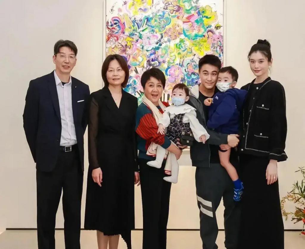 生下二胎，她资产直接冲到600亿？