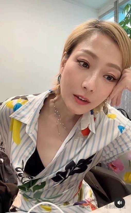 郑秀文与许志安罕见同框合照，演唱会暂缓后半年没露面