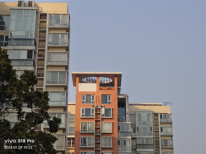 打破人像手机性能边界！vivo S18 Pro评测：不仅拍人好 玩游戏更出色