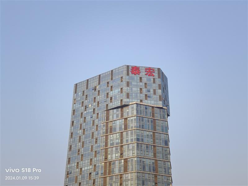 打破人像手机性能边界！vivo S18 Pro评测：不仅拍人好 玩游戏更出色