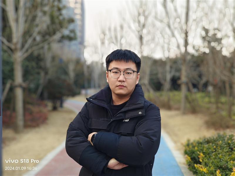 打破人像手机性能边界！vivo S18 Pro评测：不仅拍人好 玩游戏更出色