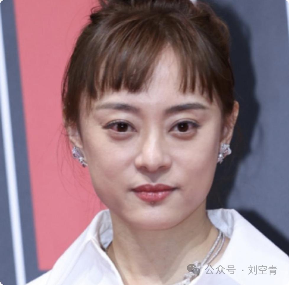 她现在的脸，好疲惫啊……