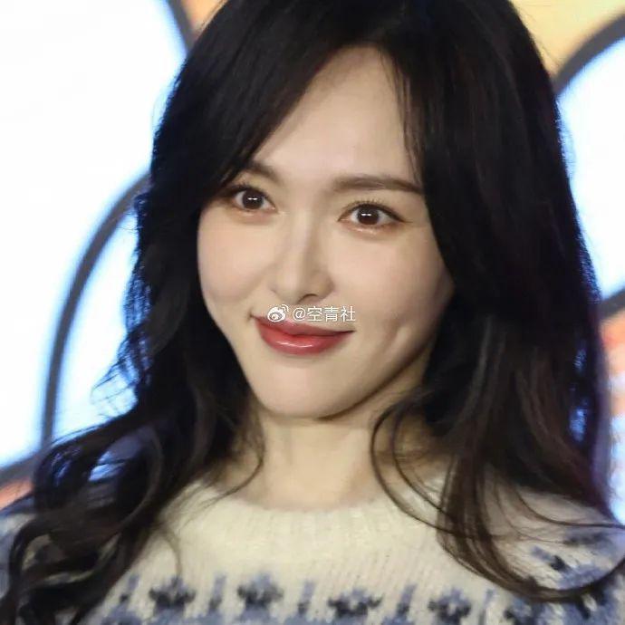 她现在的脸，好疲惫啊……