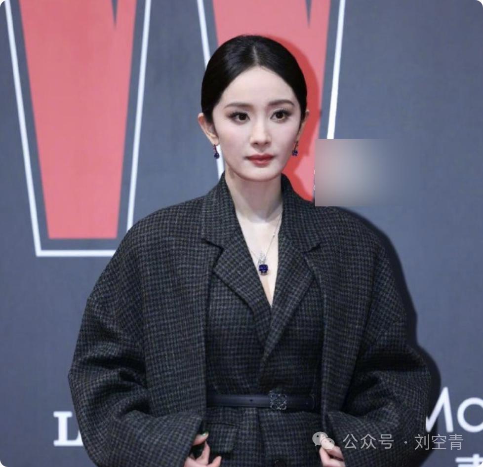 她现在的脸，好疲惫啊……