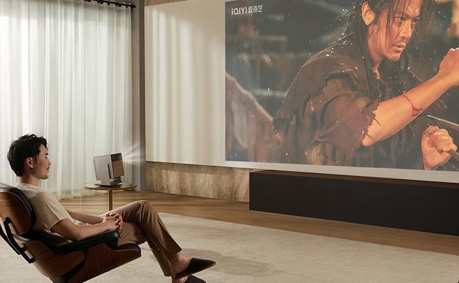 9999元起，极米推出智能投影 RS 10 Ultra系列：搭载护眼三色激光