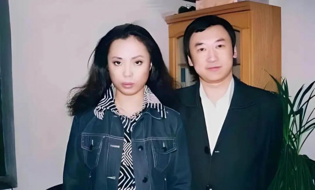 三段婚姻，遗憾没孩子，55岁她终究走出人生困境