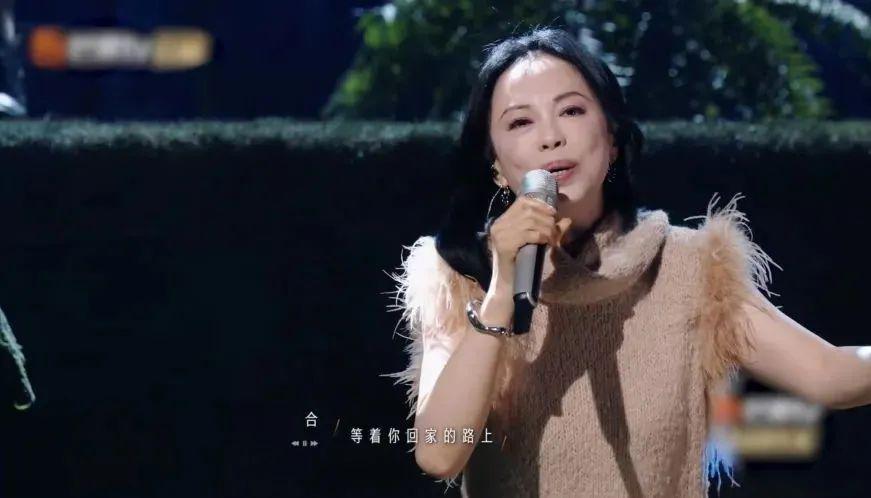 三段婚姻，遗憾没孩子，55岁她终究走出人生困境