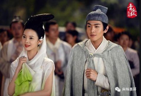 从棋逢对手到如今的男弱女强，这下网友更催他俩分手了…