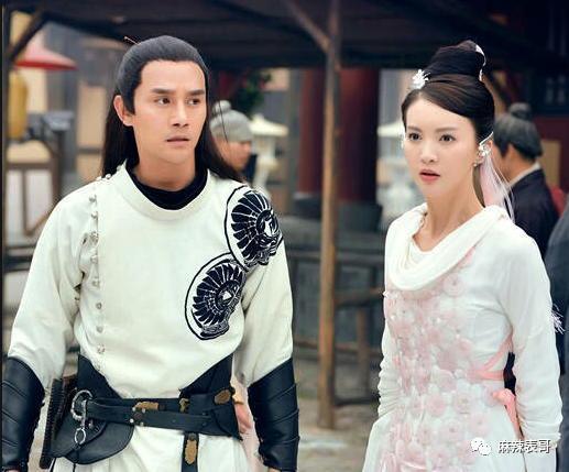 从棋逢对手到如今的男弱女强，这下网友更催他俩分手了…