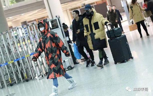 从棋逢对手到如今的男弱女强，这下网友更催他俩分手了…