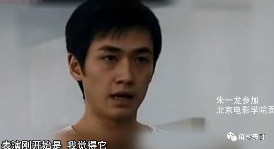 从棋逢对手到如今的男弱女强，这下网友更催他俩分手了…