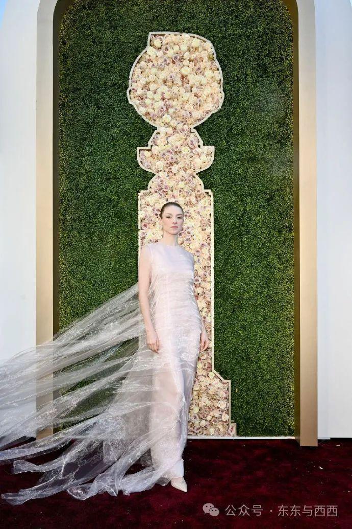 美神降临红毯，艳压所有女星，谁能想到几年前她是个男生……