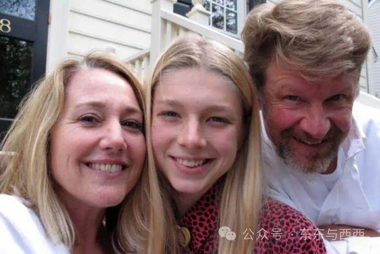 美神降临红毯，艳压所有女星，谁能想到几年前她是个男生……