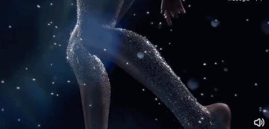 美神降临红毯，艳压所有女星，谁能想到几年前她是个男生……