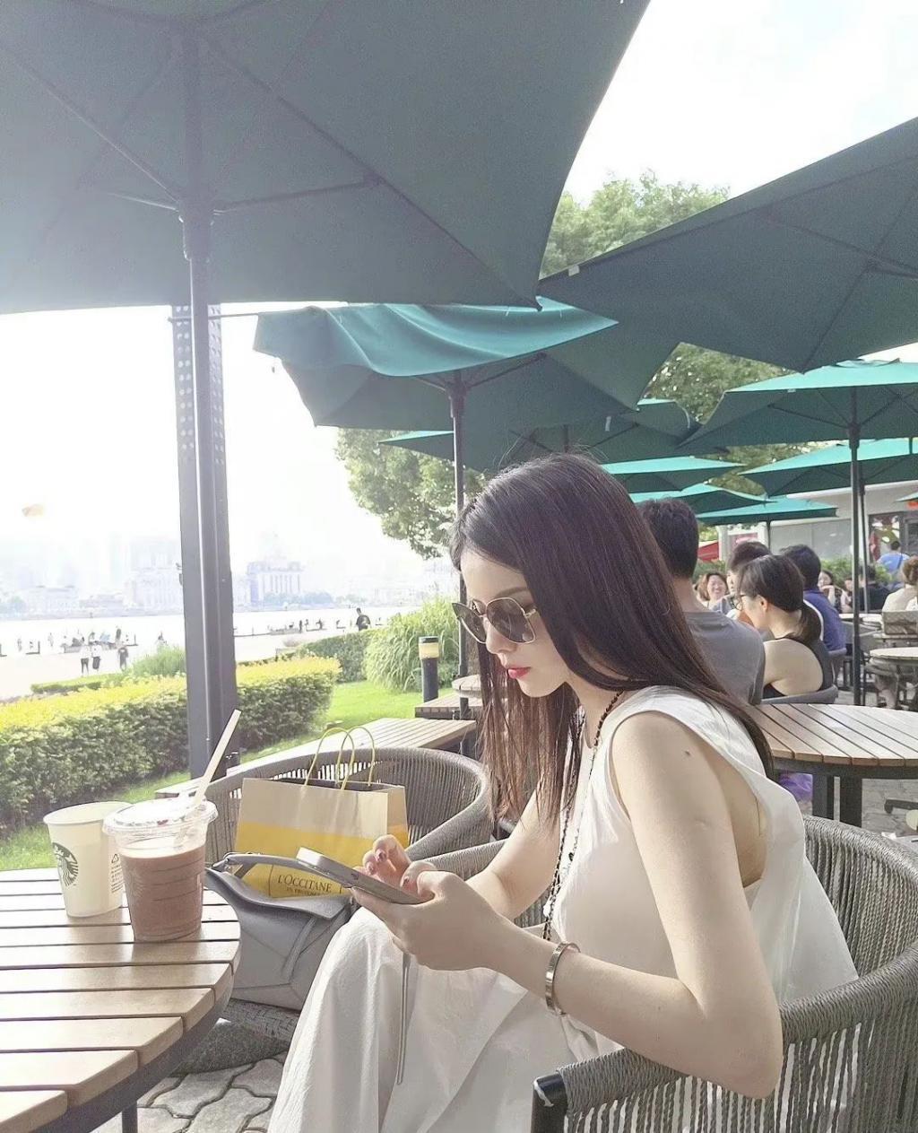 内娱第一beta恋爱了？？网友：他的人夫感太强了