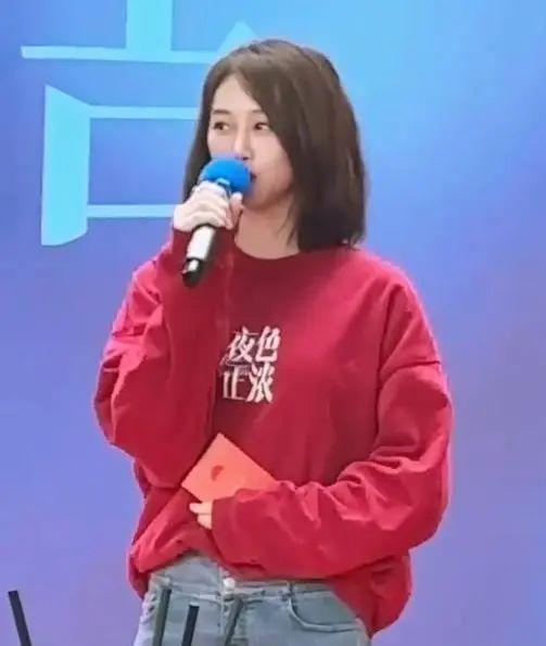 当蓝盈莹跟江疏影在一起，我才彻底明白，美人在骨不在皮