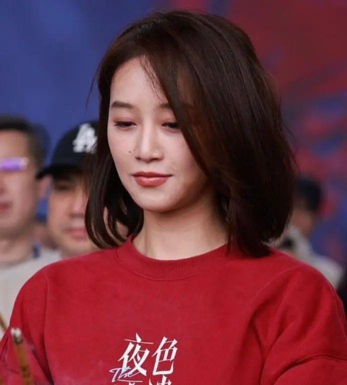 当蓝盈莹跟江疏影在一起，我才彻底明白，美人在骨不在皮