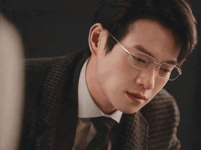 靠好角色逆风翻盘，娱乐圈是全世界最势利眼的地方？