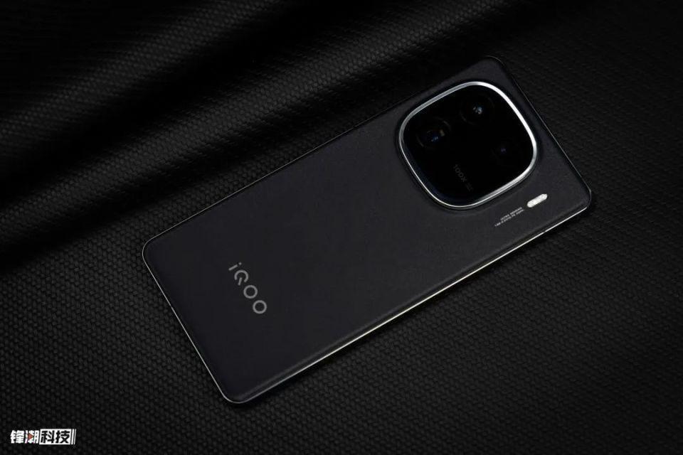 离谱，刚发布这512GB新机，一定是来捣乱的