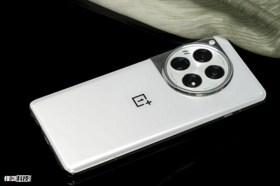 离谱，刚发布这512GB新机，一定是来捣乱的