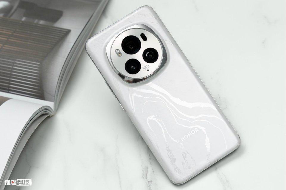 引领行业的又一旗舰产品，荣耀 Magic6 Pro图赏
