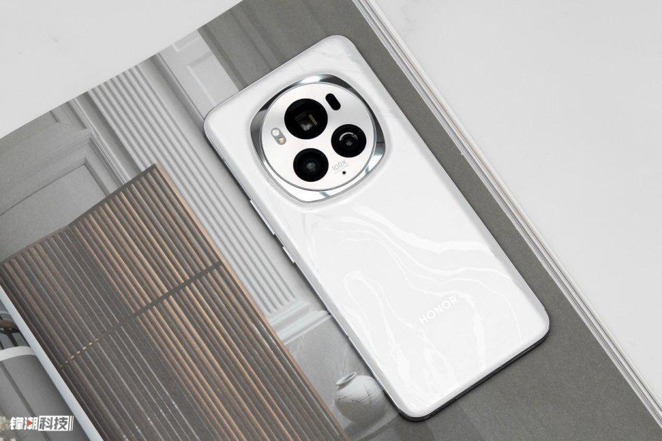 引领行业的又一旗舰产品，荣耀 Magic6 Pro图赏