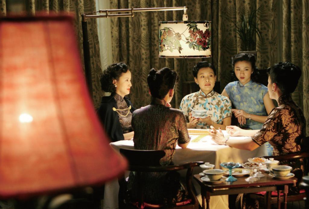 高铁一等座，为什么总有人打掼蛋？