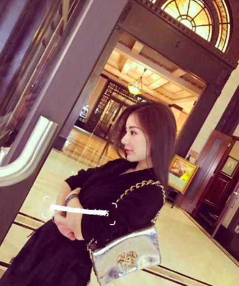 方媛旧照：穿得像千金名媛，审美领先10年