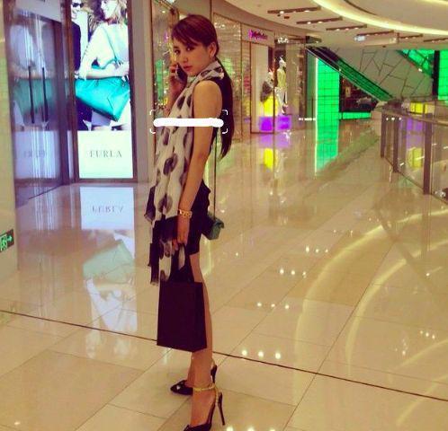 方媛旧照：穿得像千金名媛，审美领先10年