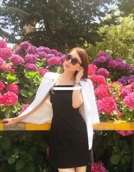 方媛旧照：穿得像千金名媛，审美领先10年