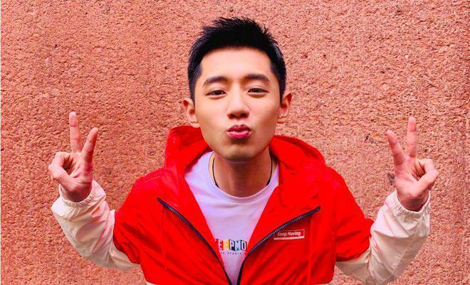 张继科体育馆被偶遇！变胖变黑，状态憔悴沧桑，眼神木讷