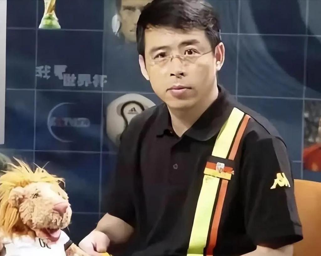 被央视开除，要求中国人向世界道歉，他到底发生了什么？