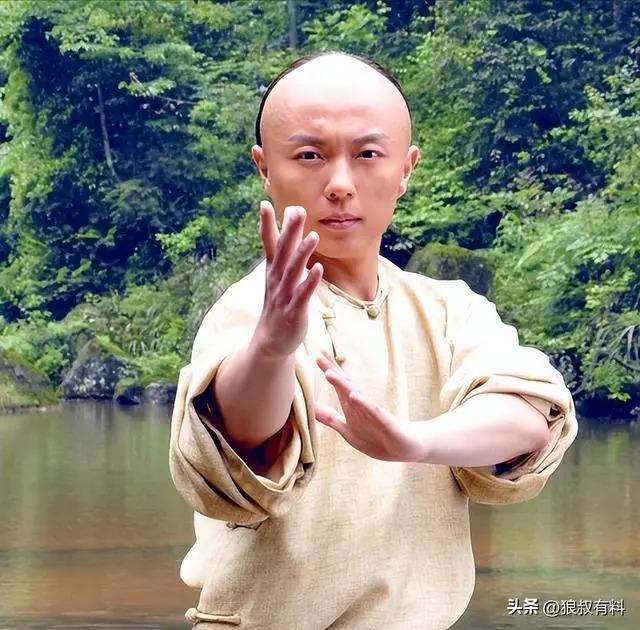 “八竿子打不着”的两人，竟然是夫妻