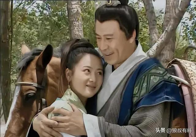 “八竿子打不着”的两人，竟然是夫妻