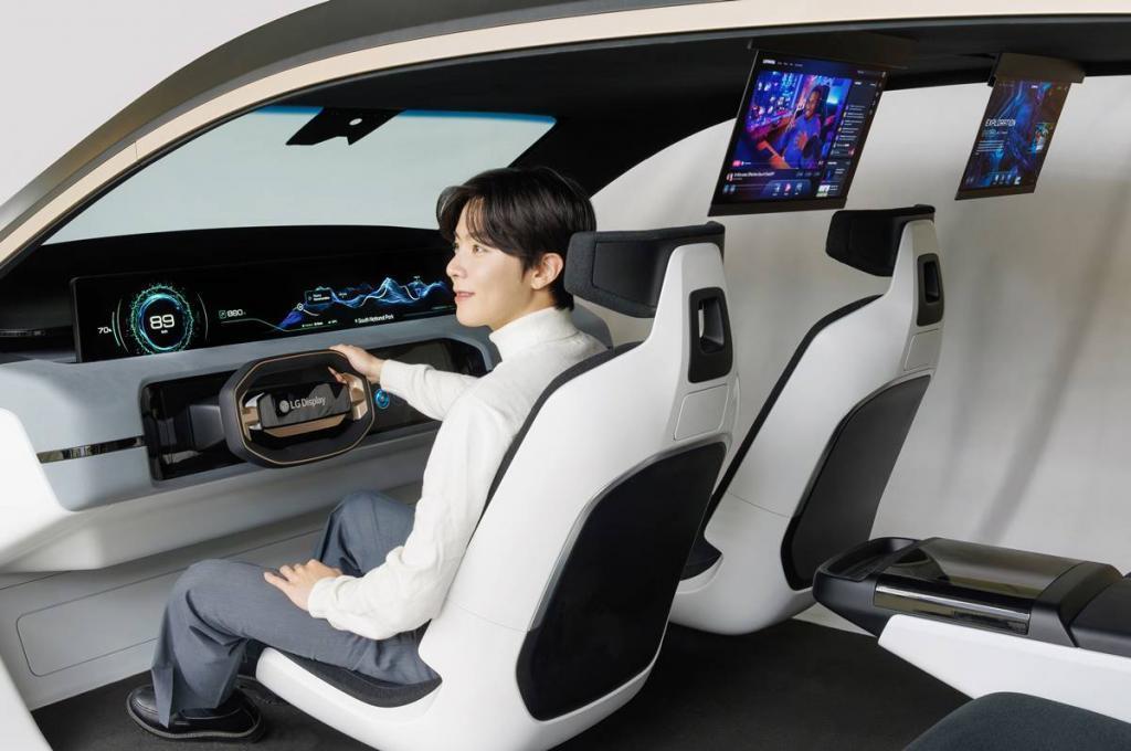 CES 2024：车企「画饼」失败，一个存在了数十年的老物件，成为全场最大亮点