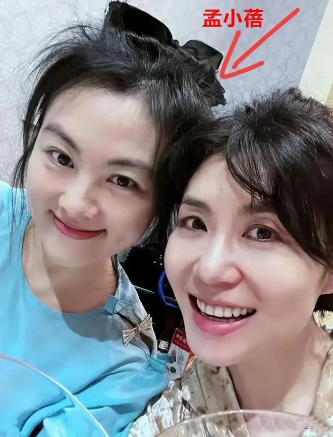 李健妻子罕露面44岁颜值惊艳！清华社会学博士学霸级美女