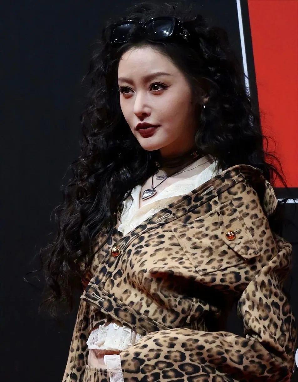 孙俪和朱珠亮相红毯：有人颜值昙花一现，有人越老越年轻