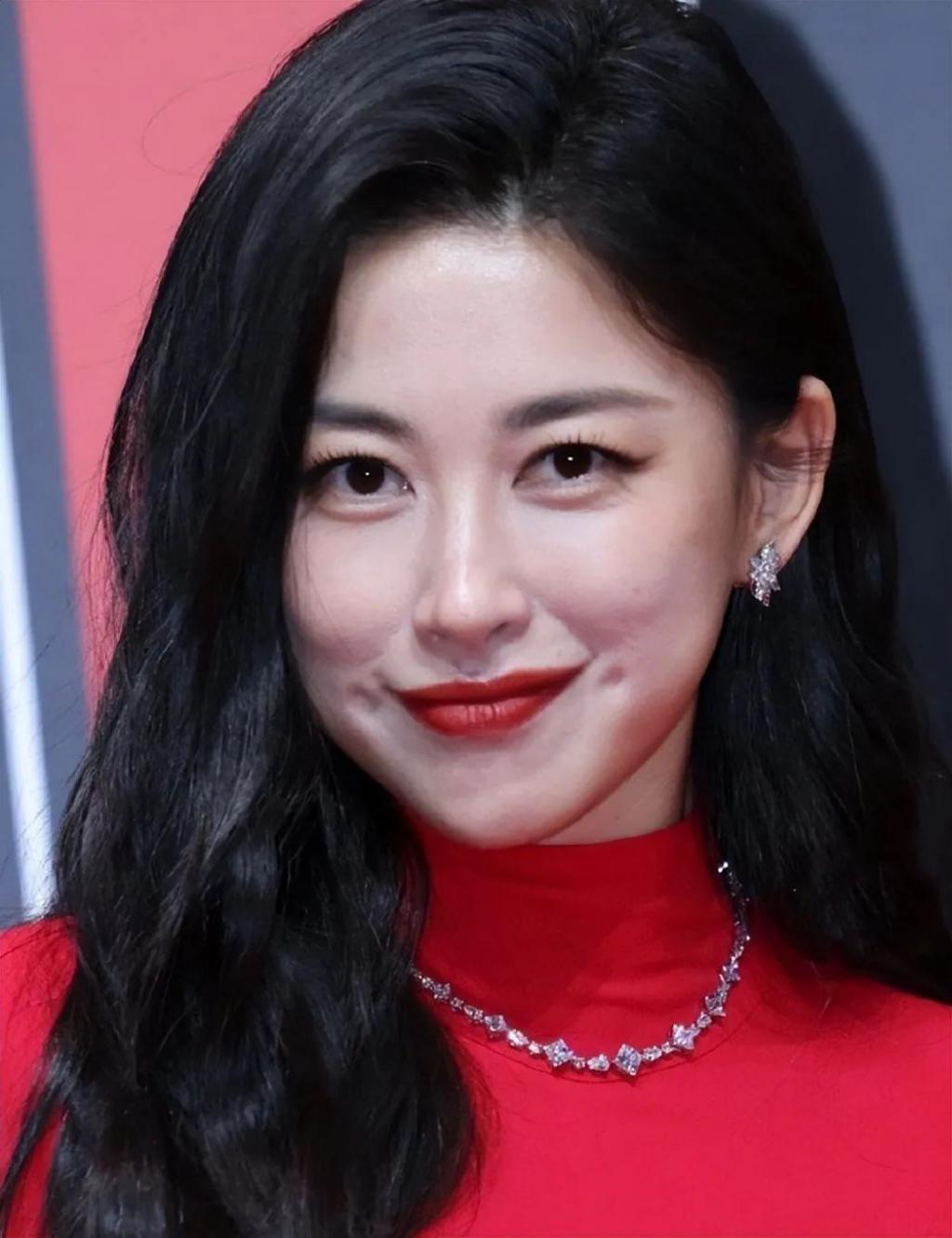 孙俪和朱珠亮相红毯：有人颜值昙花一现，有人越老越年轻