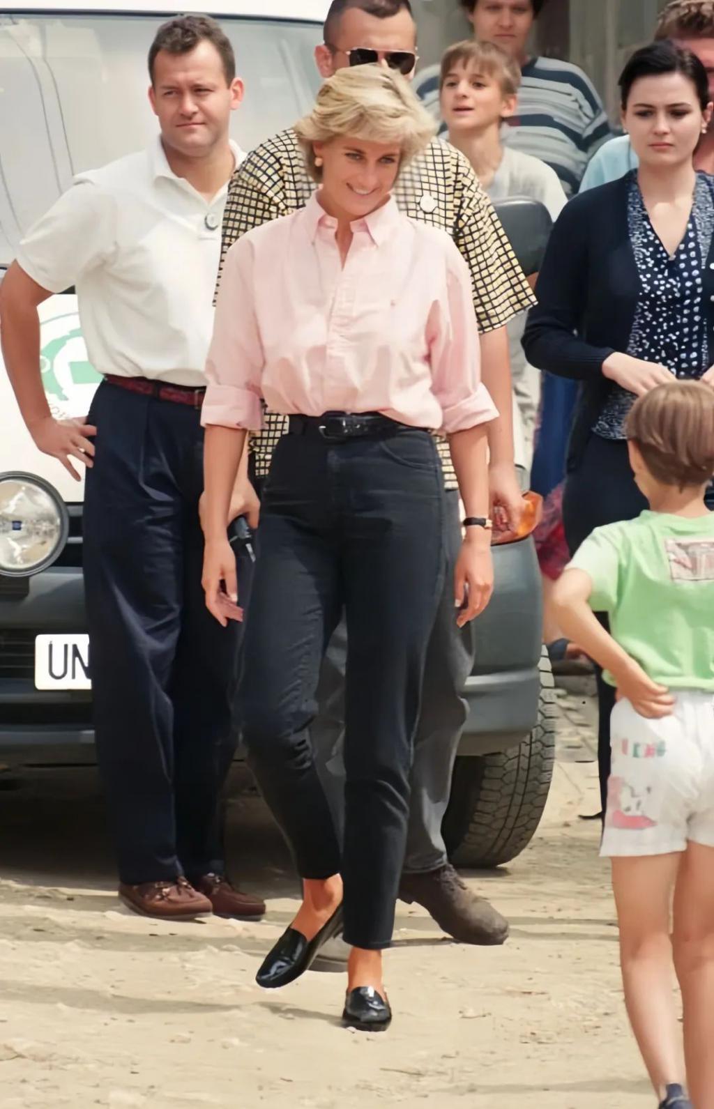 年度色来了，可蜜桃粉才不是“好嫁风”