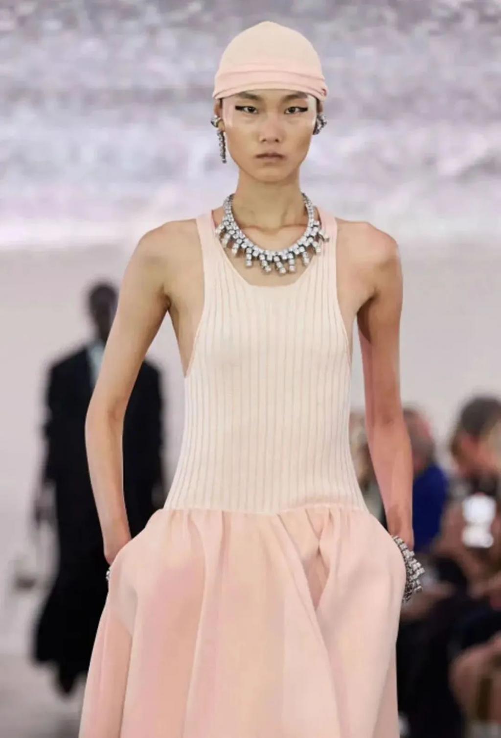 年度色来了，可蜜桃粉才不是“好嫁风”