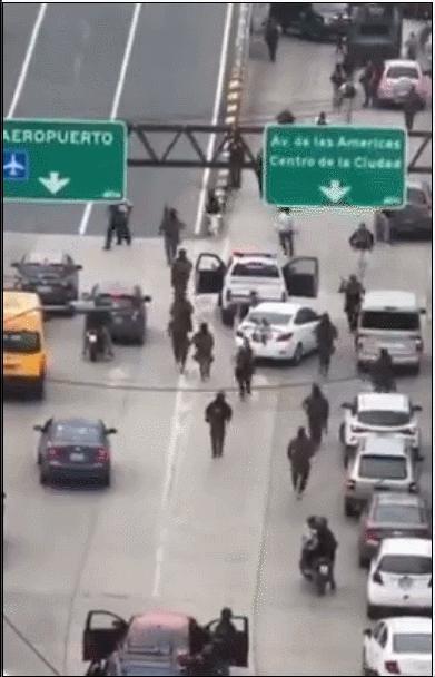 南美一国家进入战争状态！大毒枭越狱，电视台直播恐怖杀戮现场