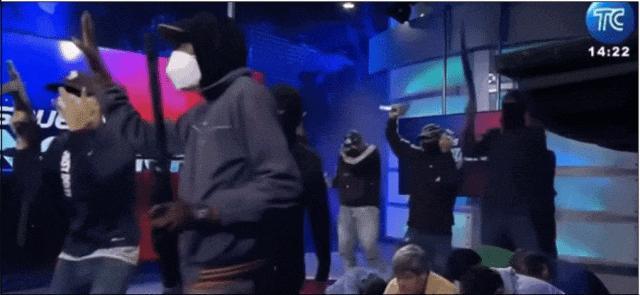 南美一国家进入战争状态！大毒枭越狱，电视台直播恐怖杀戮现场