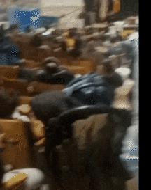 闹大了！纽约2000名难民涌入学校！全校学生被迫停课！