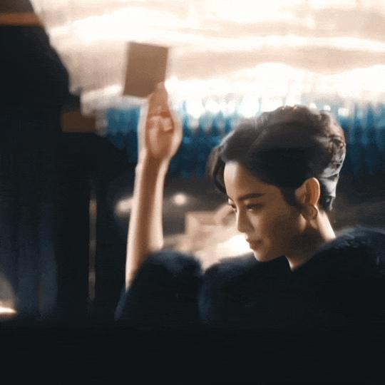 “美貌”与“演技”的双重认可，辛芷蕾是“天选李李”？