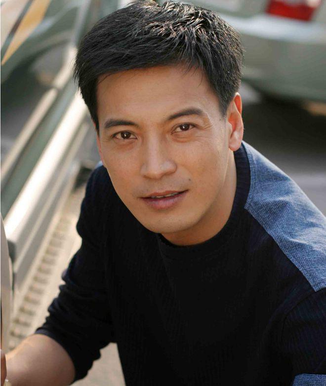 他人帅戏好，娶了圈外妻生子，如今儿子比他更帅