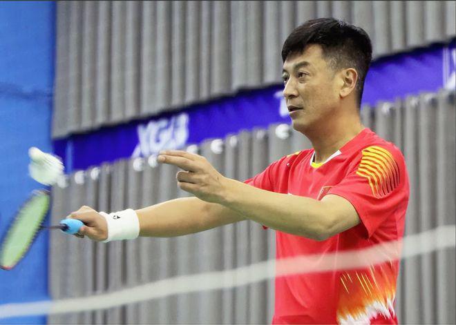 他人帅戏好，娶了圈外妻生子，如今儿子比他更帅