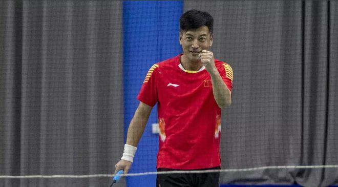 他人帅戏好，娶了圈外妻生子，如今儿子比他更帅