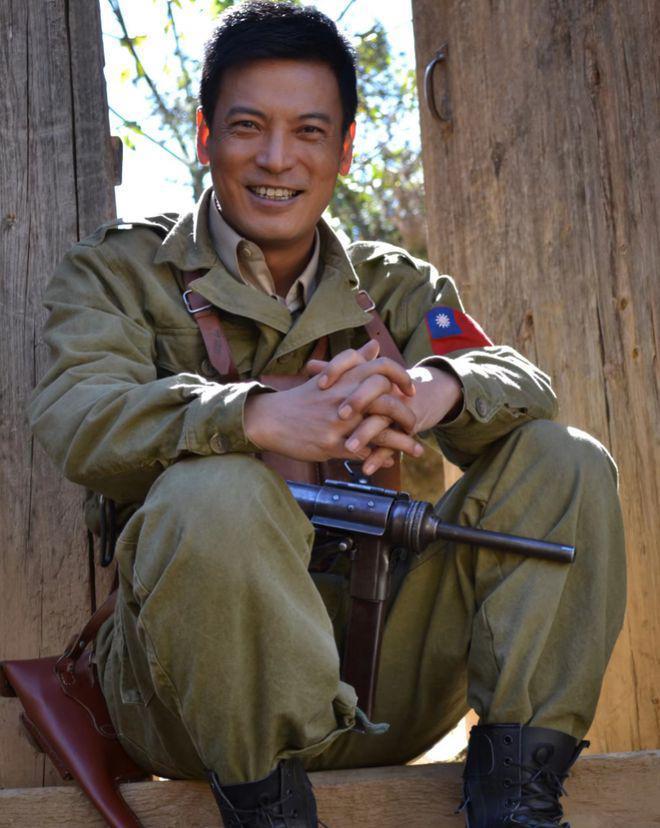 他人帅戏好，娶了圈外妻生子，如今儿子比他更帅